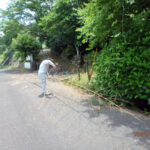 境内の様子(清掃中)