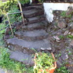 境内の様子(清掃中)